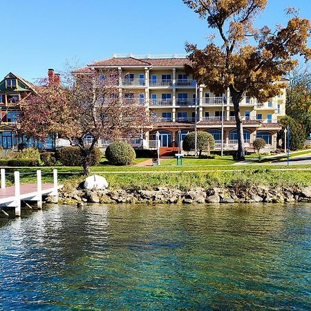 Bella Vista Suites Lake Geneva Extérieur photo