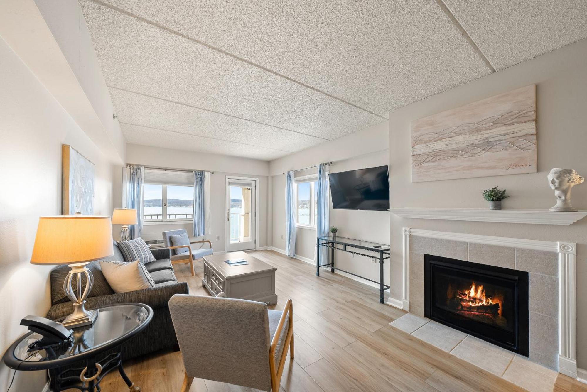 Bella Vista Suites Lake Geneva Extérieur photo
