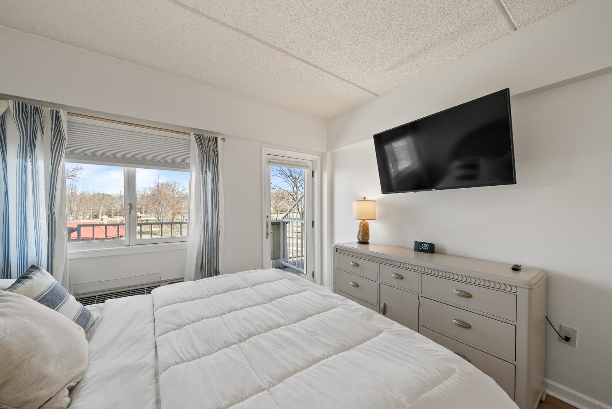 Bella Vista Suites Lake Geneva Extérieur photo