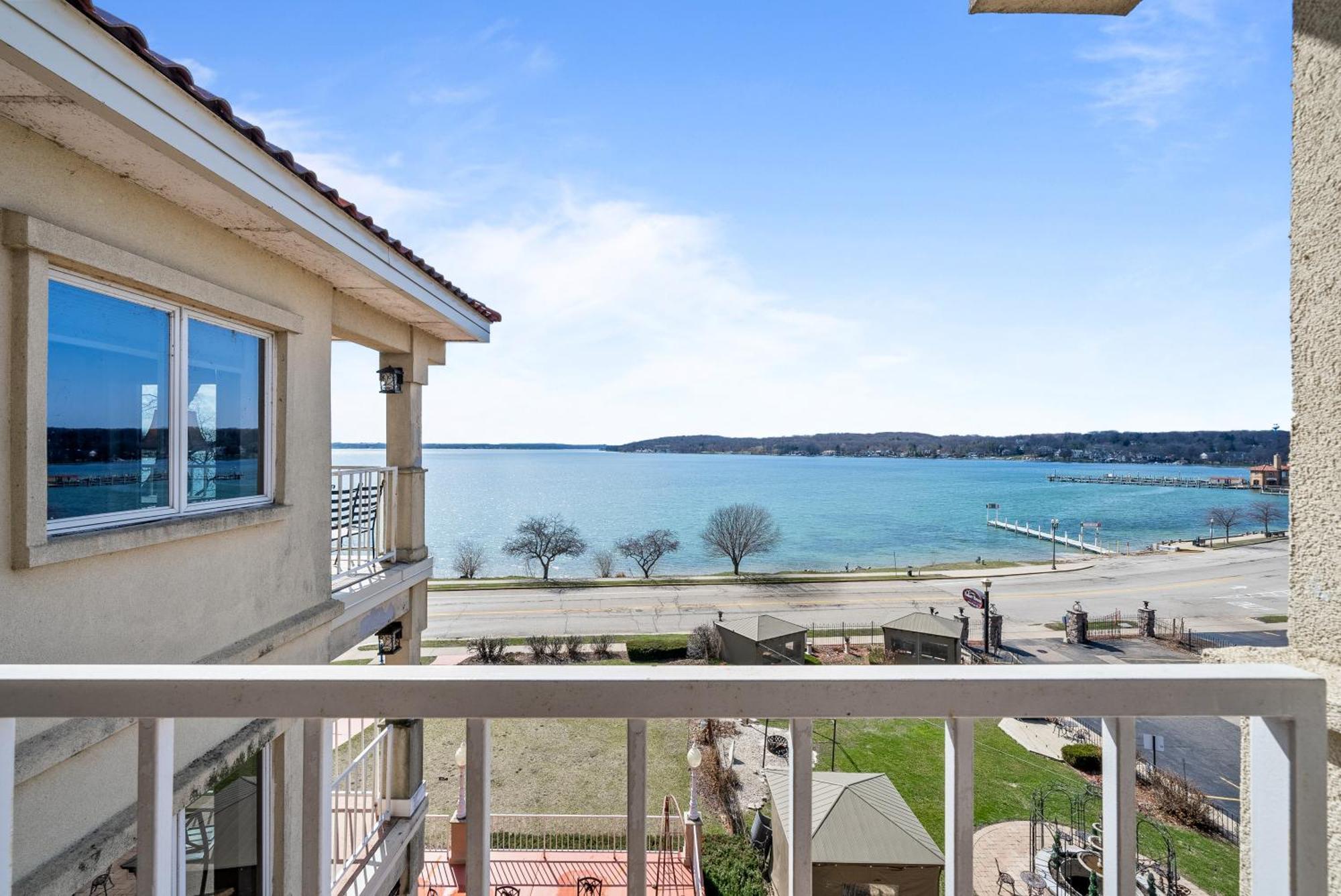 Bella Vista Suites Lake Geneva Extérieur photo