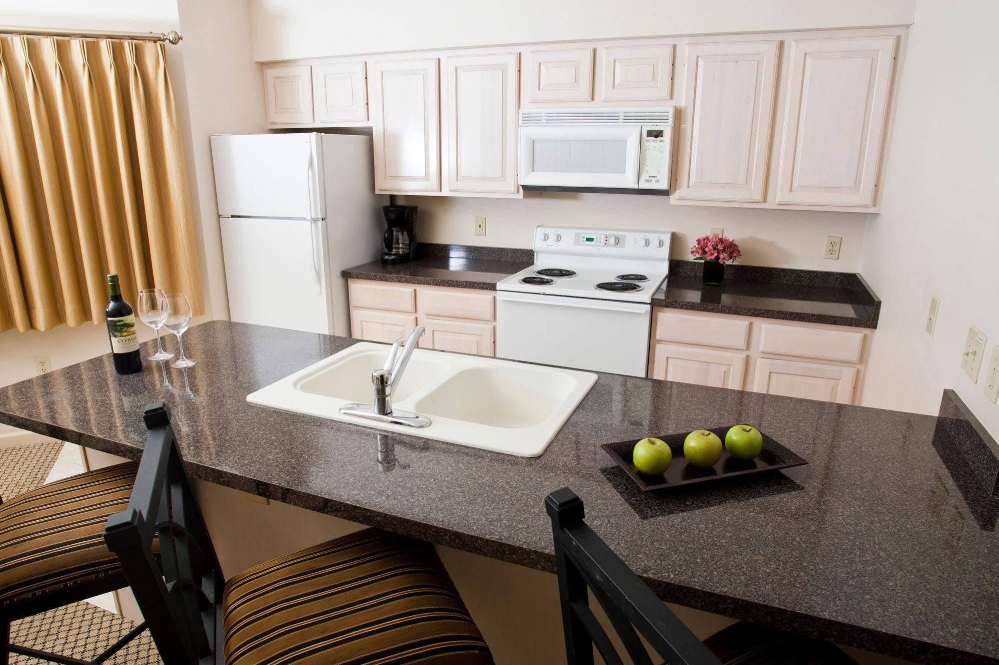 Bella Vista Suites Lake Geneva Extérieur photo