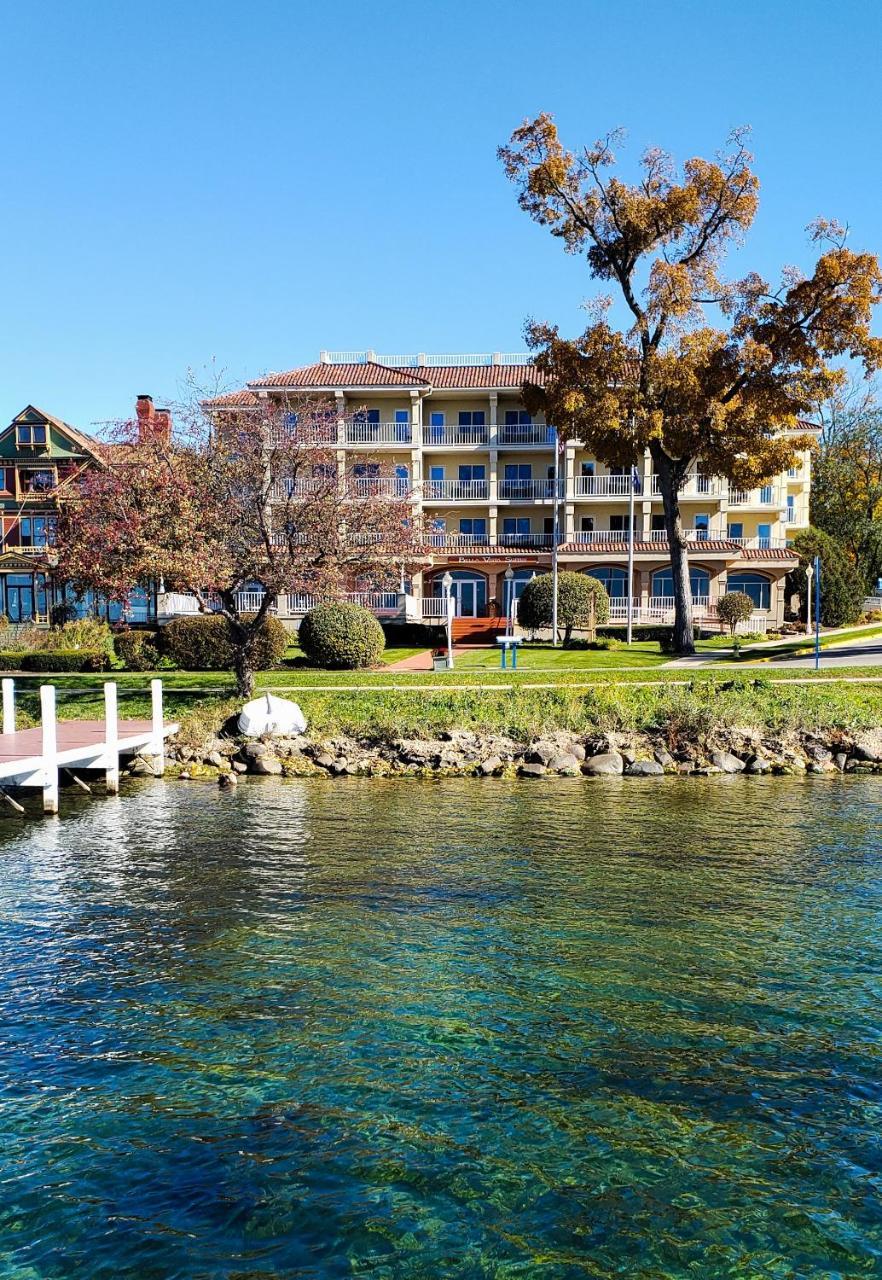 Bella Vista Suites Lake Geneva Extérieur photo